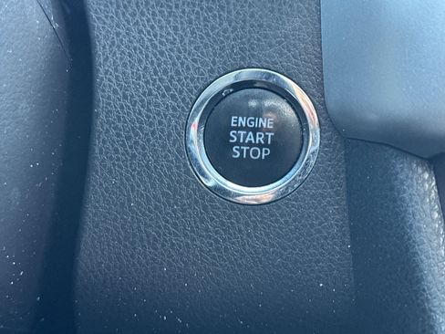 Certified 2019 Toyota Highlander XLE image 24