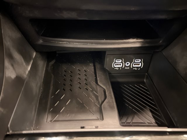 Used 2025 Chrysler Pacifica Limited FWD image 25