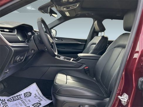 New 2025 Jeep Grand Cherokee L Limited w/ Luxury Tech Group II image 4