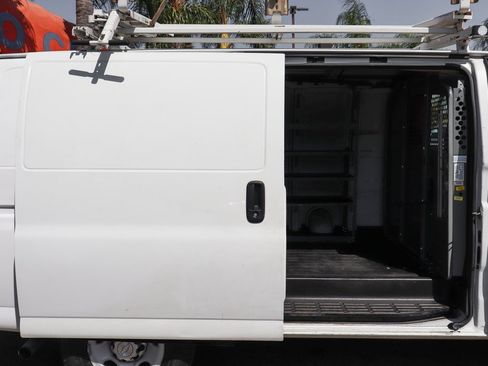 Used 2014 Chevrolet Express 2500 image 13