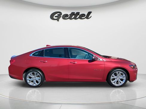 Used 2018 Chevrolet Malibu Premier w/ Driver Confidence Package image 2