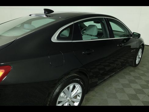 Used 2021 Chevrolet Malibu LT FWD image 17