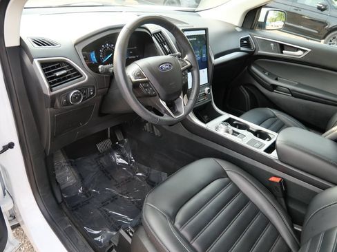 Used 2024 Ford Edge SEL w/ Convenience Package AWD/4WD image 3