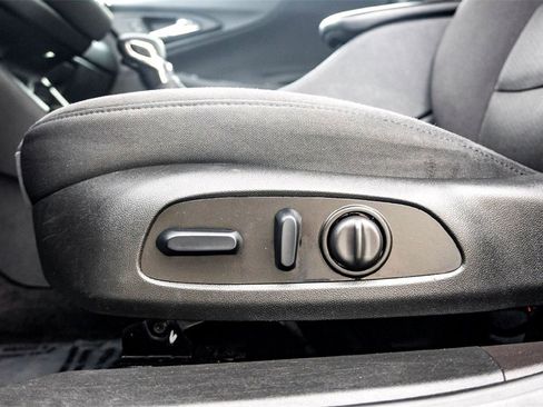 Used 2024 Chevrolet Malibu LT image 12