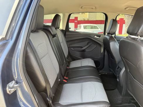 Used 2018 Ford Escape SE w/ SE Sport Appearance Package AWD/4WD image 30