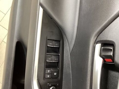 Used 2025 Toyota RAV4 XLE AWD/4WD image 18