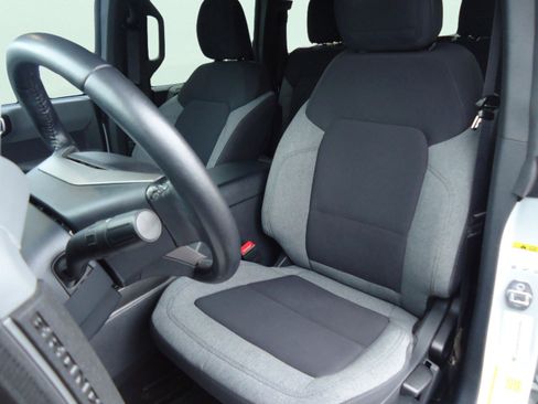 Used 2022 Ford Bronco Big Bend w/ Sasquatch Package image 24