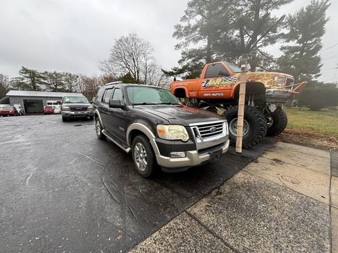 Used 2007 Ford Explorer Eddie Bauer image 2