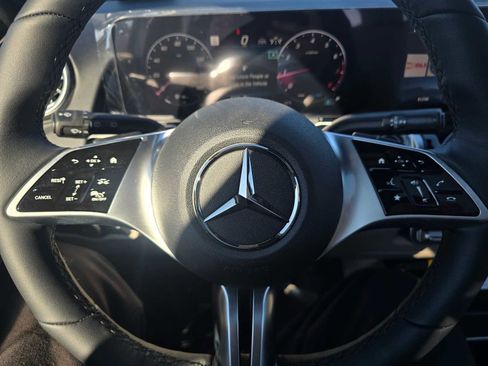 New 2026 Mercedes-Benz GLB 250 4MATIC image 24