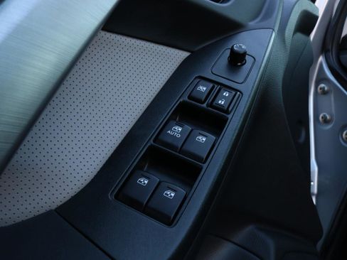 Used 2015 Subaru Forester 2.5i Limited image 16