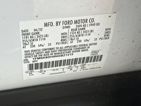 Used 2022 Ford Explorer XLT w/ Equipment Group 202A AWD/4WD image 33