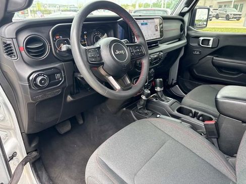 Used 2024 Jeep Wrangler Unlimited Rubicon image 24