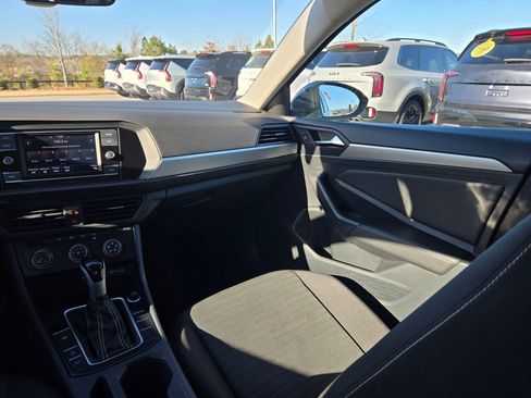 Used 2024 Volkswagen Jetta S image 11