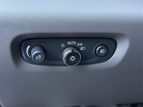 Used 2018 Chevrolet Traverse LT image 22