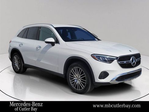 Certified 2025 Mercedes-Benz GLC 300 image 1