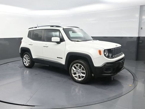 Used 2017 Jeep Renegade Latitude AWD/4WD image 10