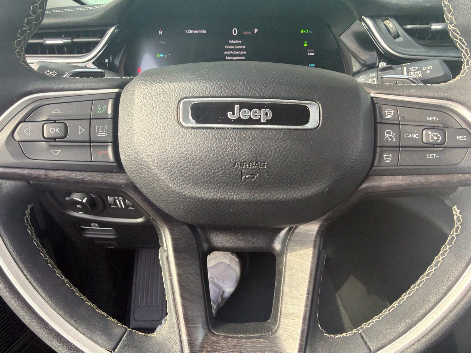 Used 2023 Jeep Grand Cherokee 4WD 4xe w/ Luxury Tech Group II image 18