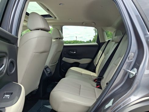 Used 2024 Honda HR-V EX-L image 10