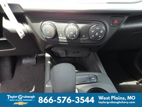 New 2026 Chevrolet Trax LS w/ LS Convenience Package FWD image 23