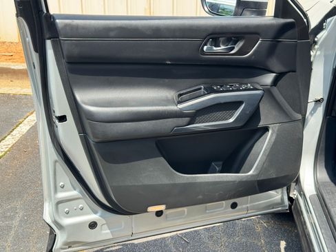 Used 2022 Nissan Pathfinder SL w/ SL Premium Package FWD image 40