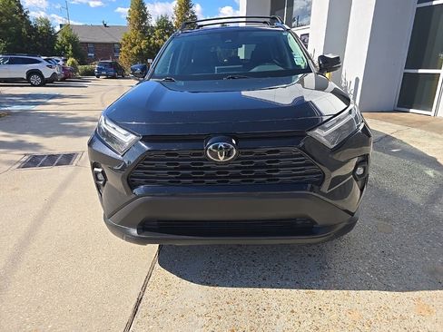 Used 2022 Toyota RAV4 XLE Premium image 26