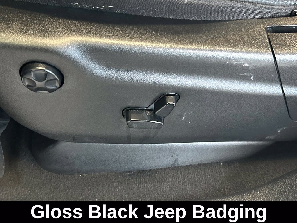 Certified 2021 Jeep Grand Cherokee Laredo X RWD image 16