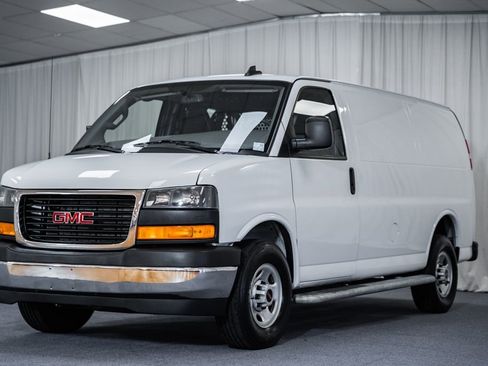 Used 2024 GMC Savana 2500 w/ Driver Convenience Package image 3