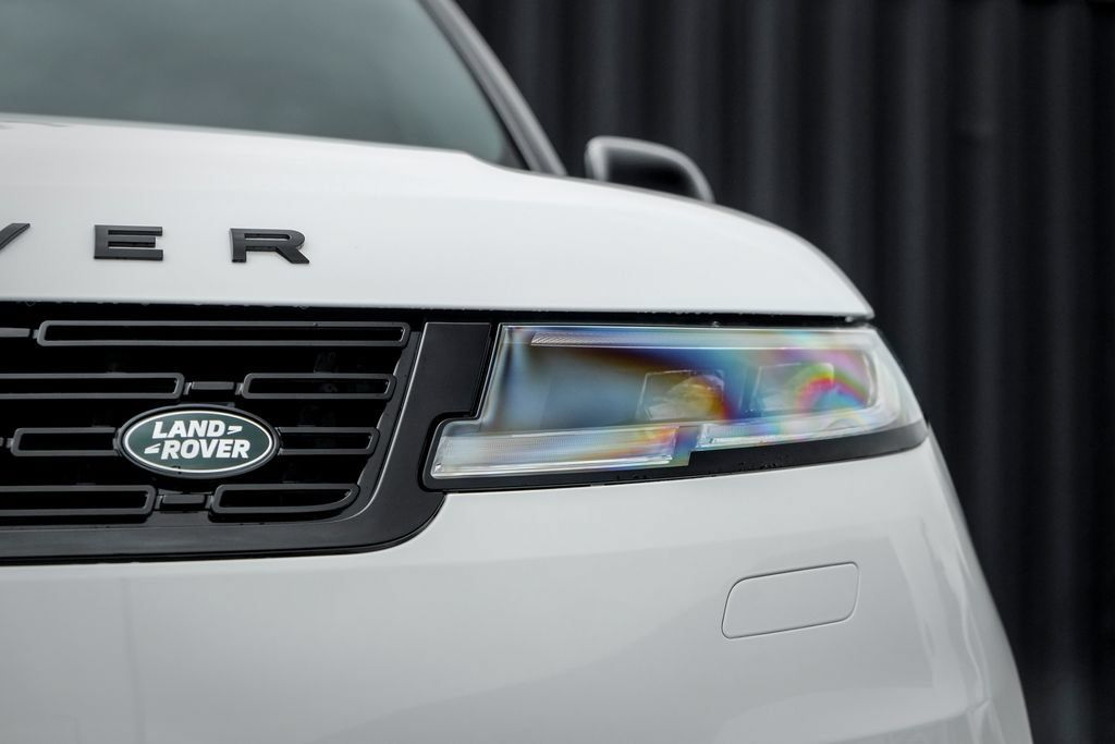 New 2027 Land Rover Range Rover Sport SE AWD/4WD image 6