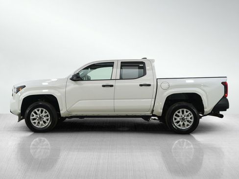 Used 2025 Toyota Tacoma SR image 2