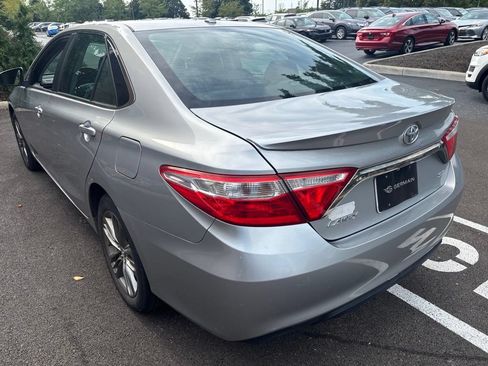 Used 2016 Toyota Camry SE FWD image 4