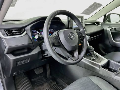 Used 2022 Toyota RAV4 LE AWD/4WD image 10
