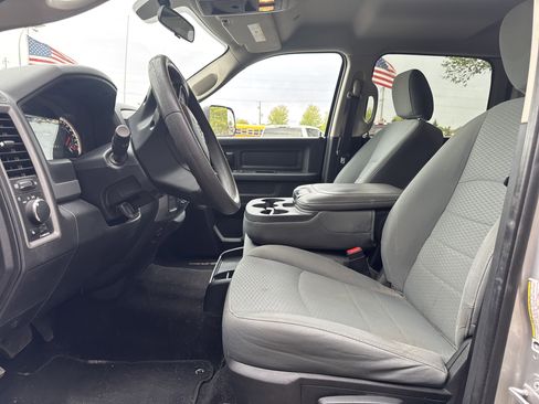 Used 2017 RAM 2500 Tradesman w/ Chrome Appearance Group AWD/4WD image 3
