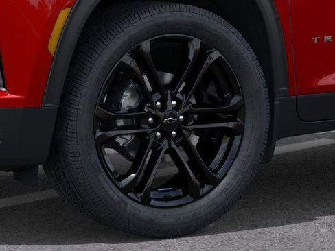 New 2026 Chevrolet Traverse LT w/ Driver Confidence Package AWD/4WD image 9