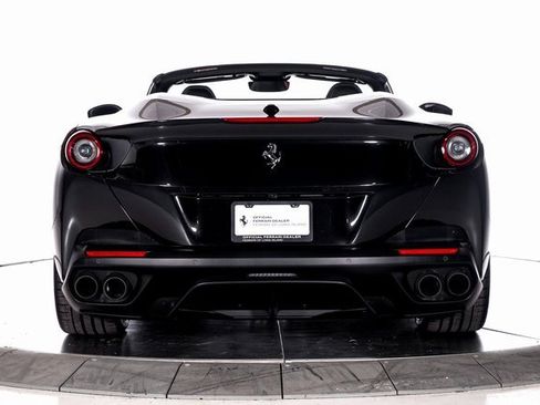 Used 2020 Ferrari Portofino image 8