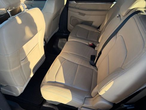 Used 2016 Ford Explorer Limited image 13