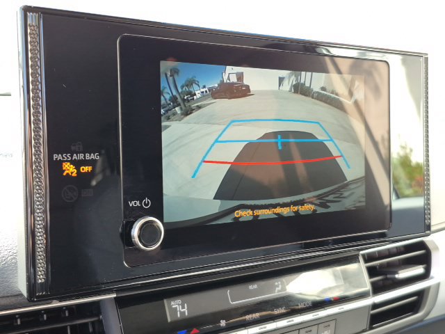 Used 2026 Toyota Sienna LE FWD image 13