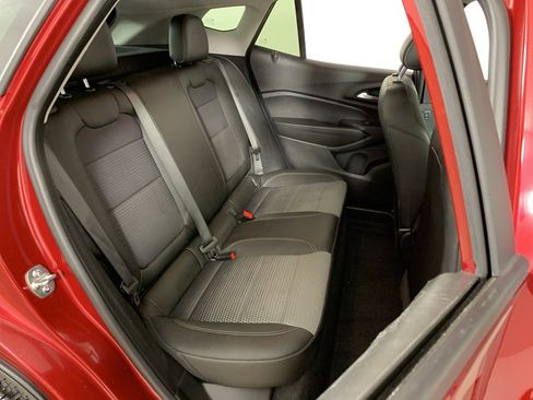 Used 2025 Chevrolet Trax LT image 33