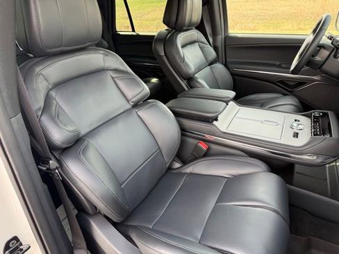 Used 2026 Lincoln Navigator Reserve w/ Jet Appearance Package image 15