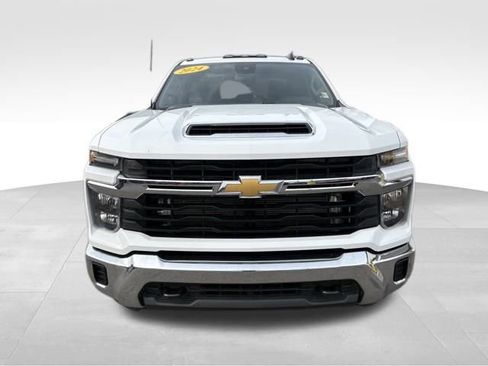 Used 2024 Chevrolet Silverado 3500 LT image 7