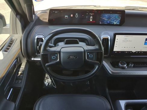 Used 2025 Ford Expedition Tremor AWD/4WD image 15