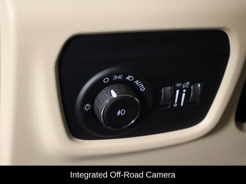 Used 2023 Jeep Grand Cherokee L Limited w/ Luxury Tech Group II AWD/4WD image 23