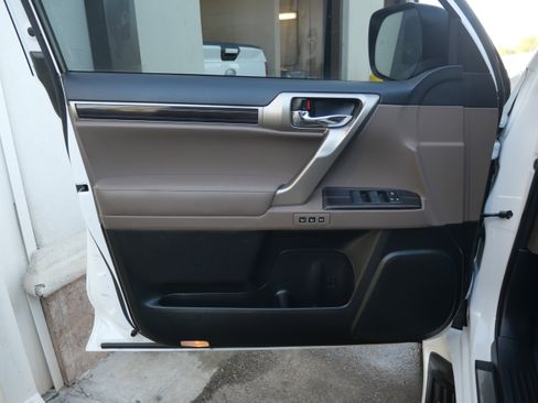 Used 2021 Lexus GX 460 Luxury w/ Sport Design Package image 18