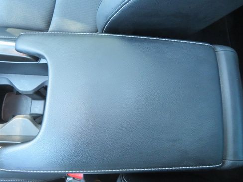 Used 2018 Honda Accord Sport image 29