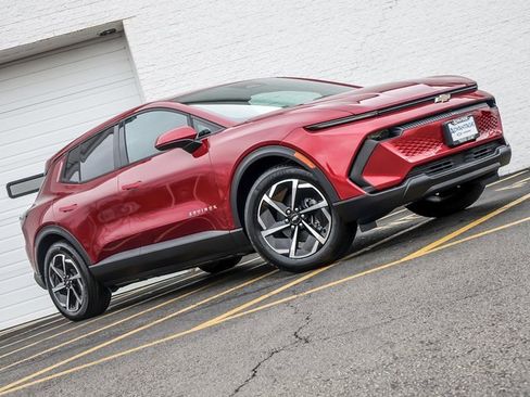 New 2026 Chevrolet Equinox EV LT image 3