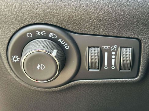Used 2024 Jeep Compass Limited AWD/4WD image 19