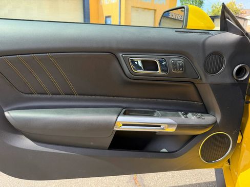 Used 2017 Ford Mustang GT Premium w/ GT Performance Package RWD image 9