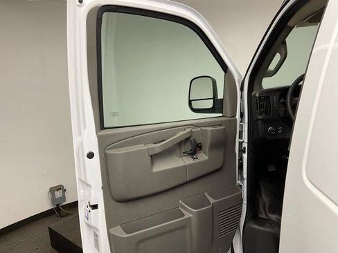 New 2026 Chevrolet Express 3500 RWD image 9