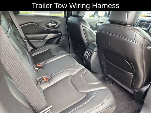 Used 2019 Jeep Cherokee Latitude Plus w/ Cold Weather Group AWD/4WD image 28