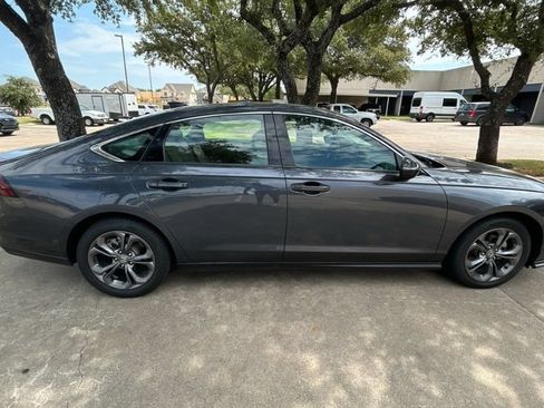 Used 2023 Honda Accord EX image 5