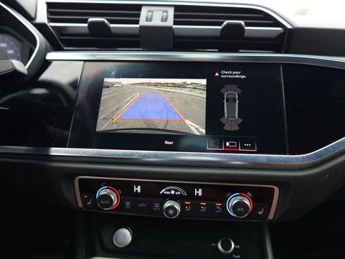 Used 2020 Audi Q3 2.0T Premium Plus image 17